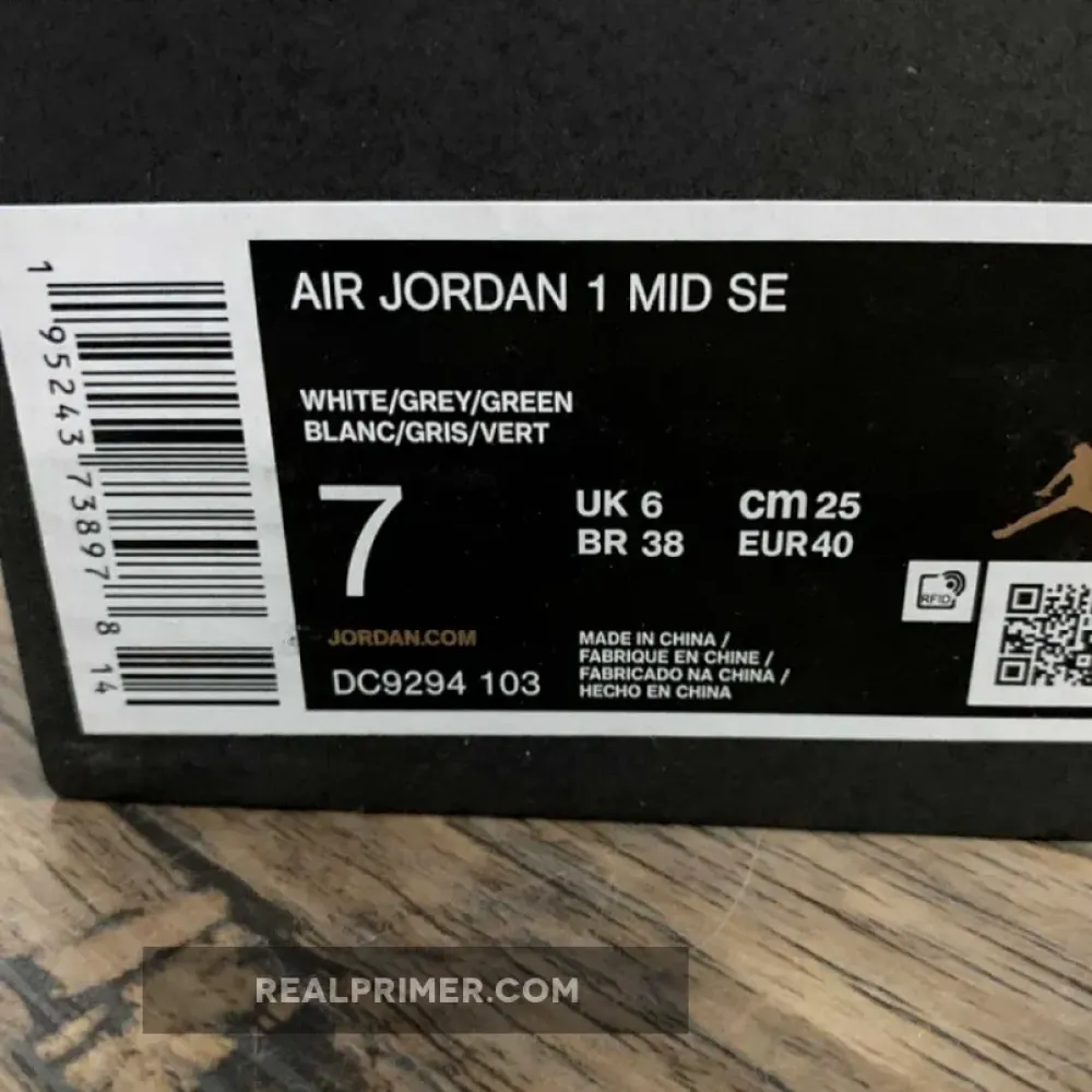 AIR JORDAN 1 MID SE WHITE/LIGHT SMOKE GREY/PINE GREEN DC7294-103