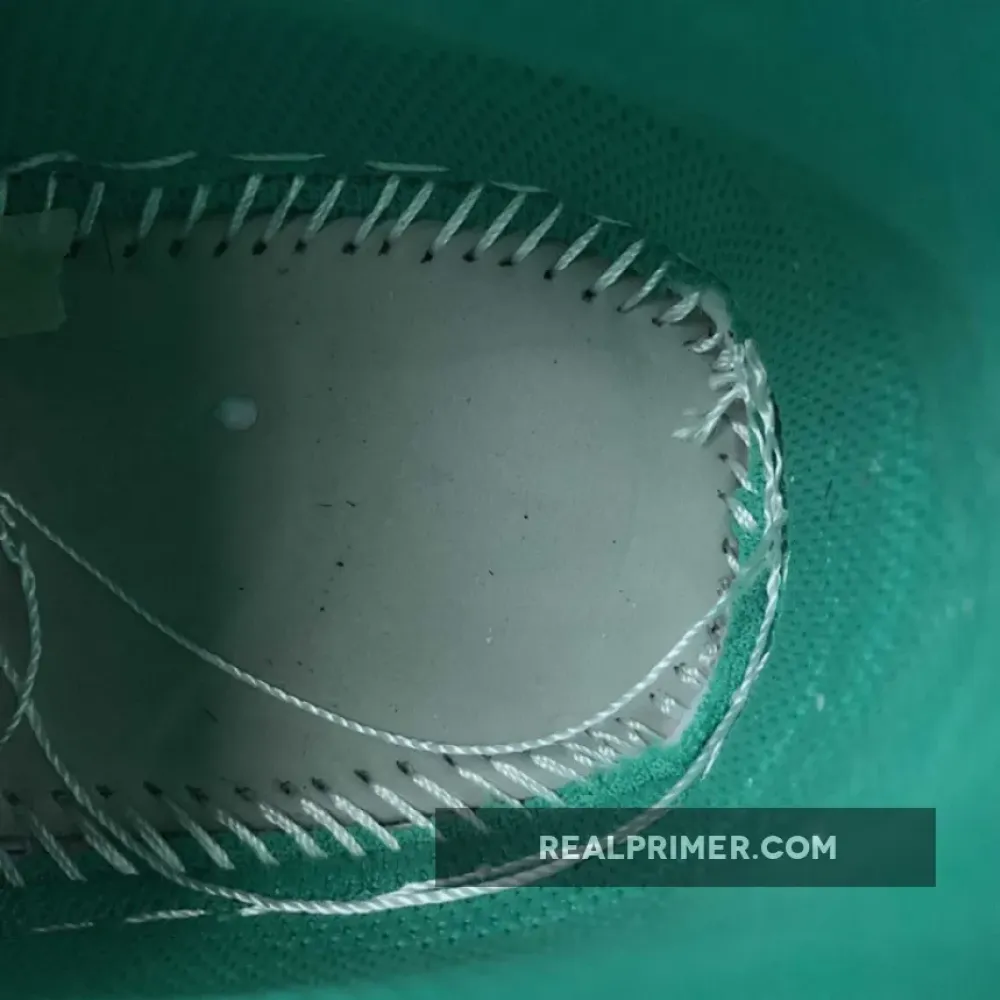 AIR JORDAN 1 MID SE WHITE/LIGHT SMOKE GREY/PINE GREEN DC7294-103