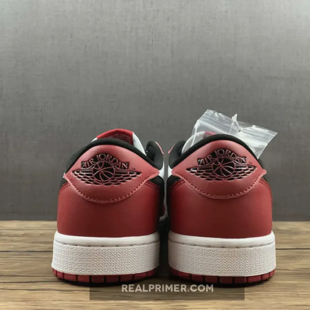 AIR JORDAN 1 RETRO LOW OG CHICAGO VARSITY RED/BLACK-WHITE 705329-600