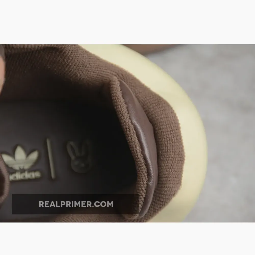 BAD BUNNY X FORUM BUCKLE LOW THE FIRST CAFE CARDBOARD/SUPPLIER COLOUR/MESA GW0264