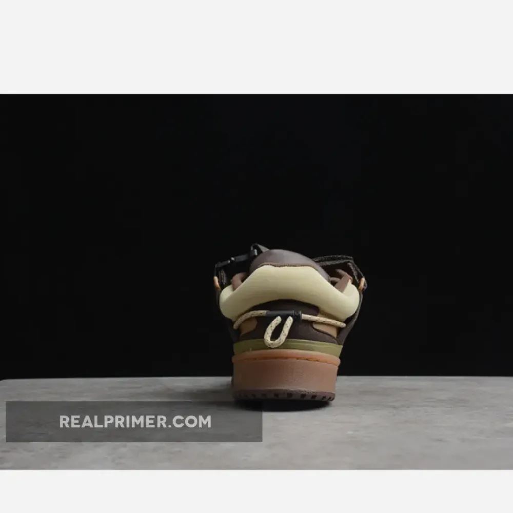 BAD BUNNY X FORUM BUCKLE LOW THE FIRST CAFE CARDBOARD/SUPPLIER COLOUR/MESA GW0264