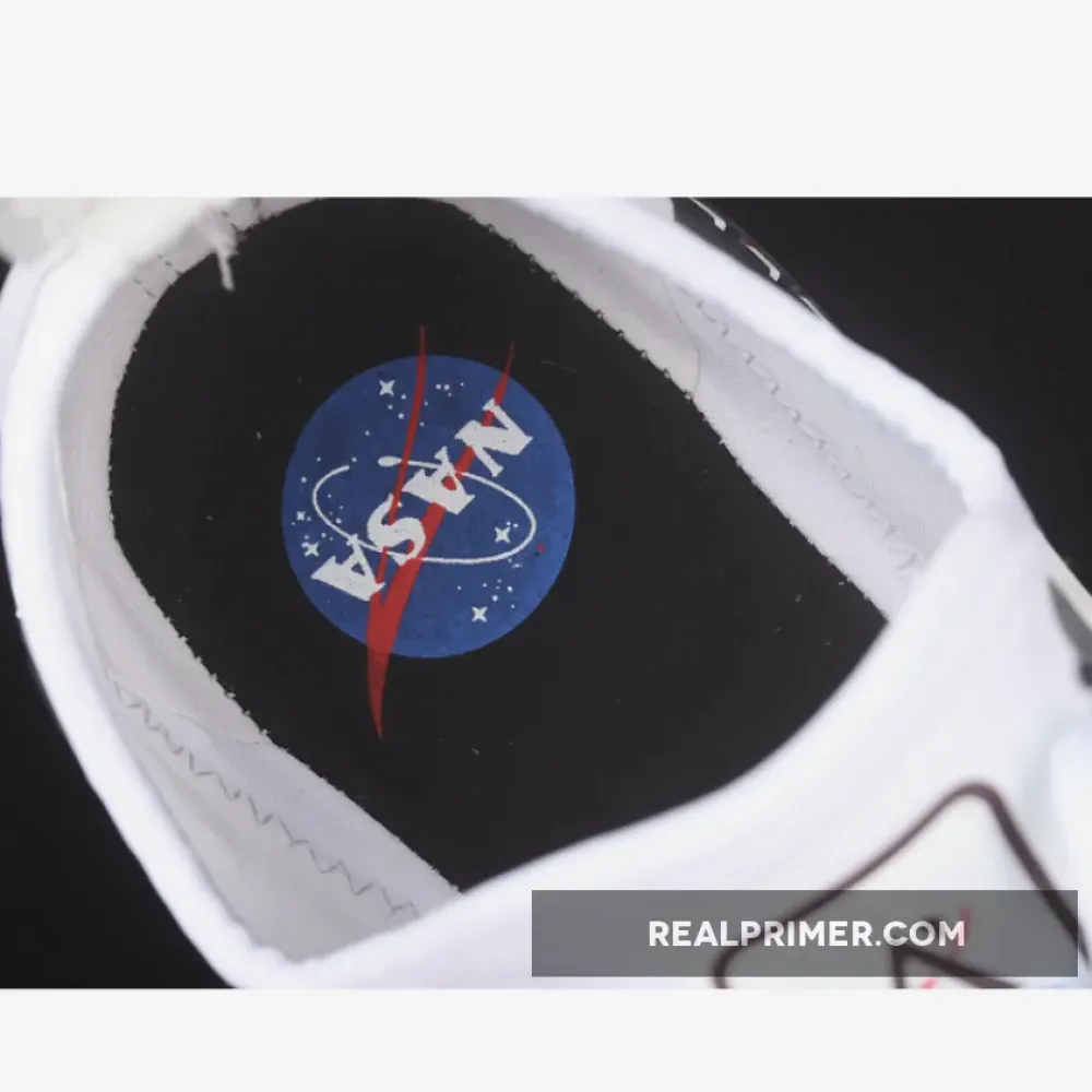 NASA X NMD_R1 SPECTOO FOOTWEAR WHITE/FOOTWEAR WHITE/CORE BLACK FX6818