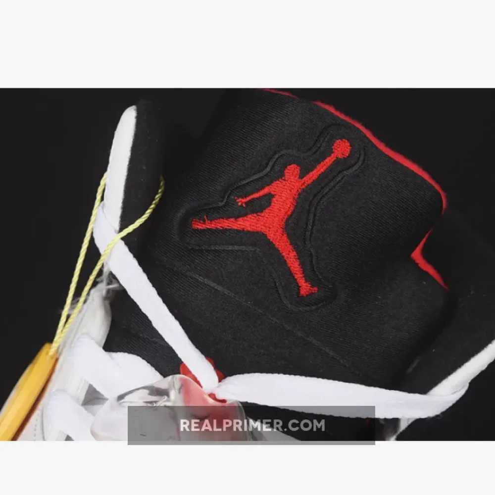 AIR JORDAN 5 RETRO WHITE CEMENT WHITE/UNIVERSITY RED-BLACK-METALLIC SILVER 136027-104