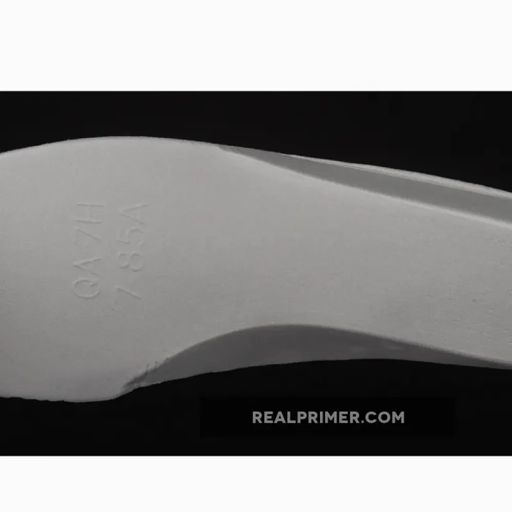 AIR JORDAN 5 RETRO WHITE CEMENT WHITE/UNIVERSITY RED-BLACK-METALLIC SILVER 136027-104