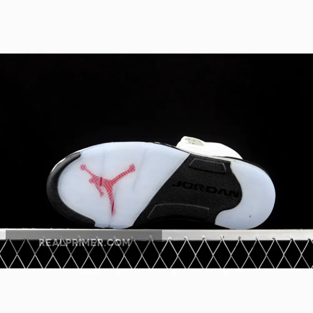 AIR JORDAN 5 RETRO WHITE CEMENT WHITE/UNIVERSITY RED-BLACK-METALLIC SILVER 136027-104
