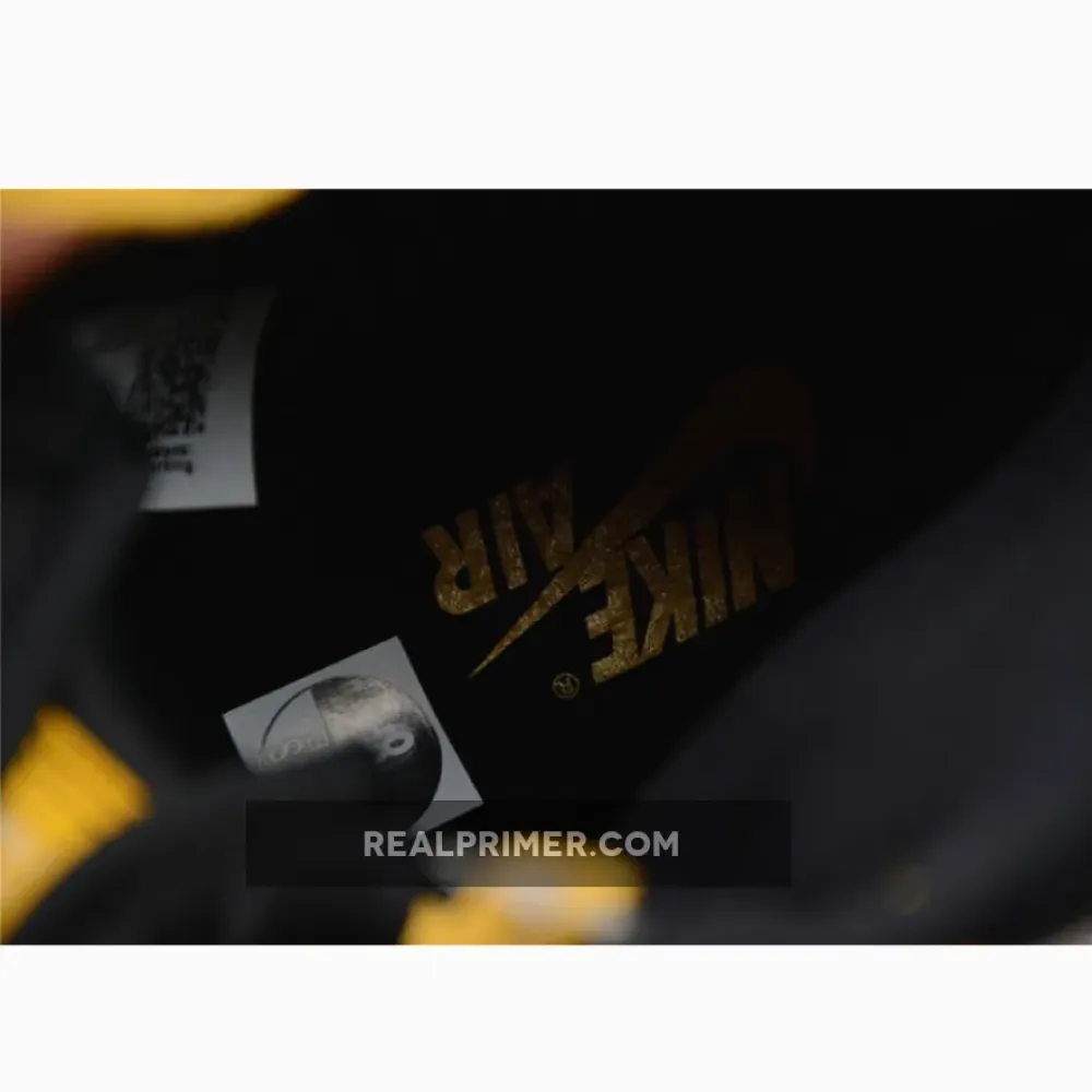 CJ AIR JORDAN 1 HIGH RETRO OG POLLEN/BLACK/WHITE 555088-701