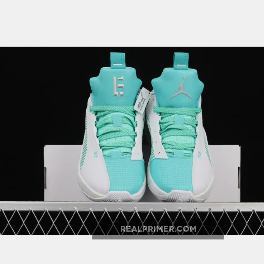 GUO AILUN X AIR JORDAN 35 LOW PF JADE WHITE/WHITE/LIGHT BLUE DJ2994-100