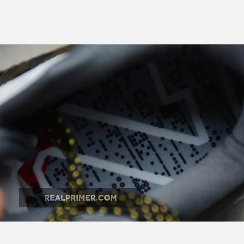 KOBE V PROTRO BLACK/WHITE/GOLD CD0824-127