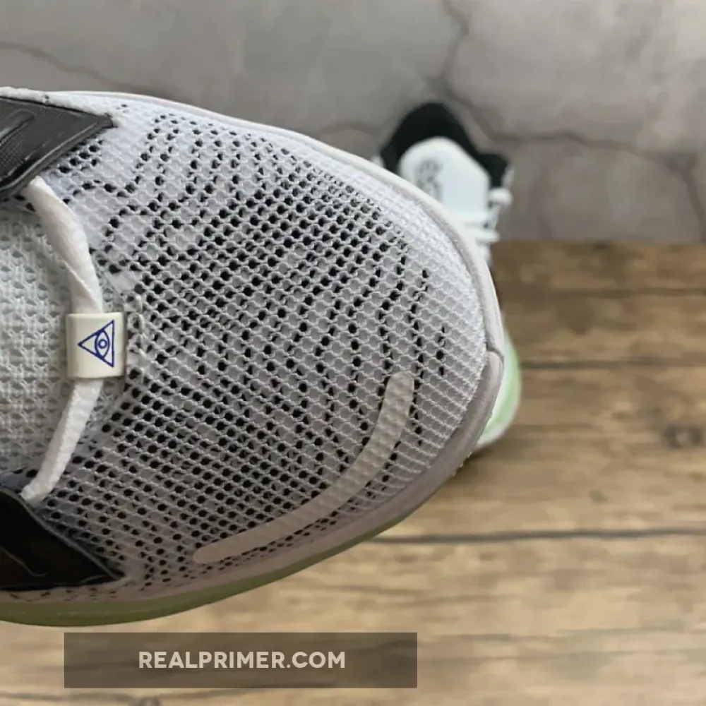 KYRIE 7 EP HIP HOP WHITE/BLACK/GLOW/HYPER ROYAL CQ9327-100