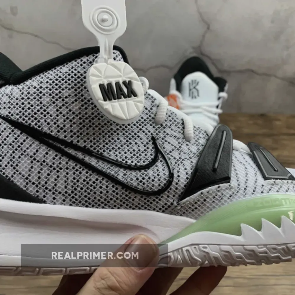 KYRIE 7 EP HIP HOP WHITE/BLACK/GLOW/HYPER ROYAL CQ9327-100