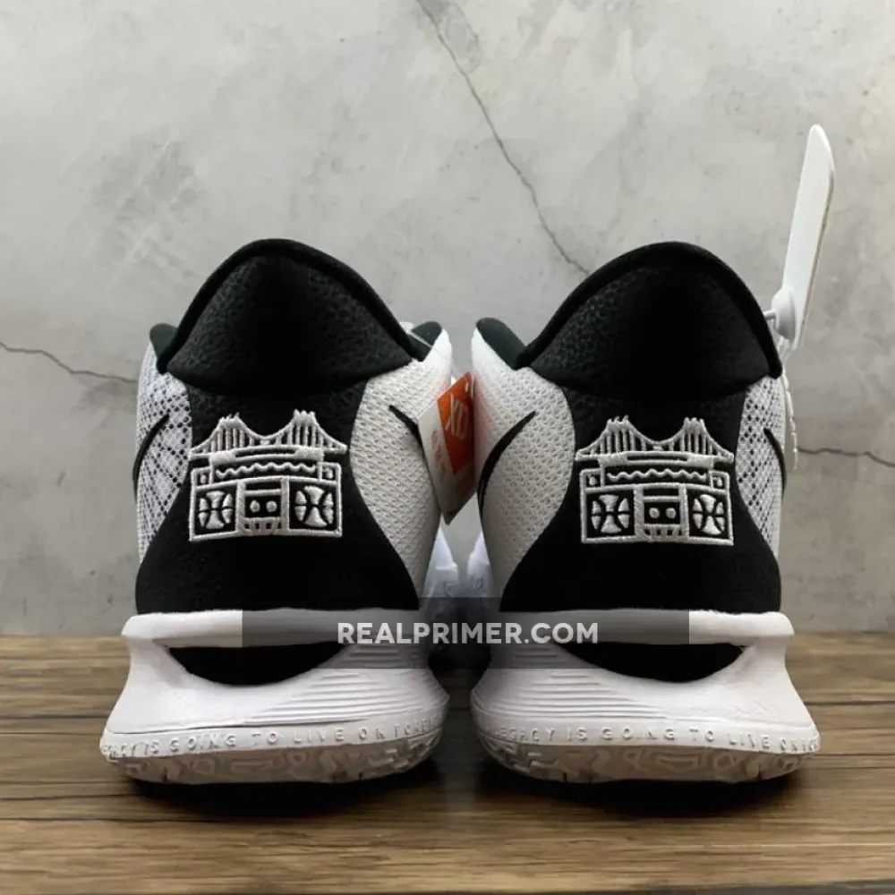 KYRIE 7 EP HIP HOP WHITE/BLACK/GLOW/HYPER ROYAL CQ9327-100