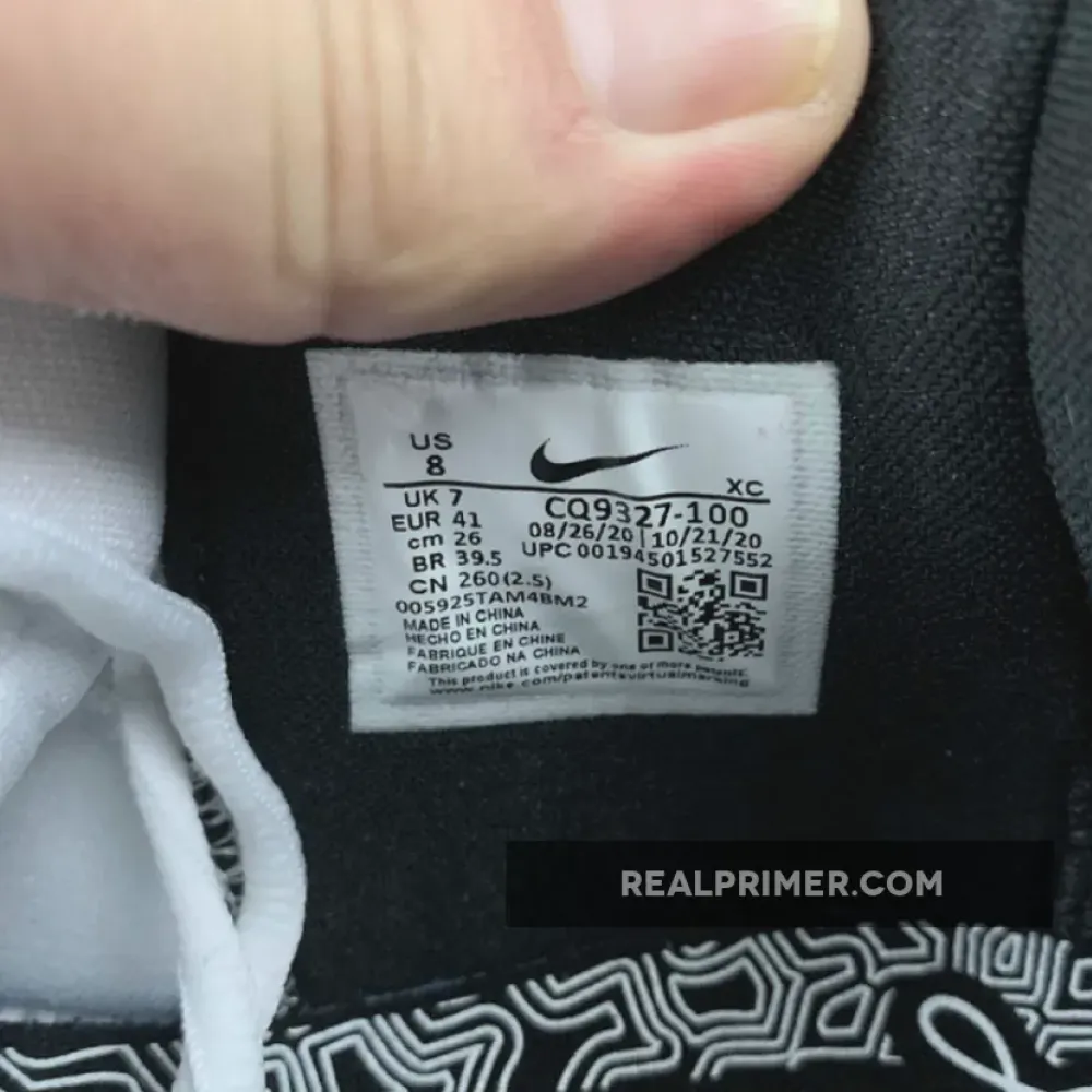 KYRIE 7 EP HIP HOP WHITE/BLACK/GLOW/HYPER ROYAL CQ9327-100