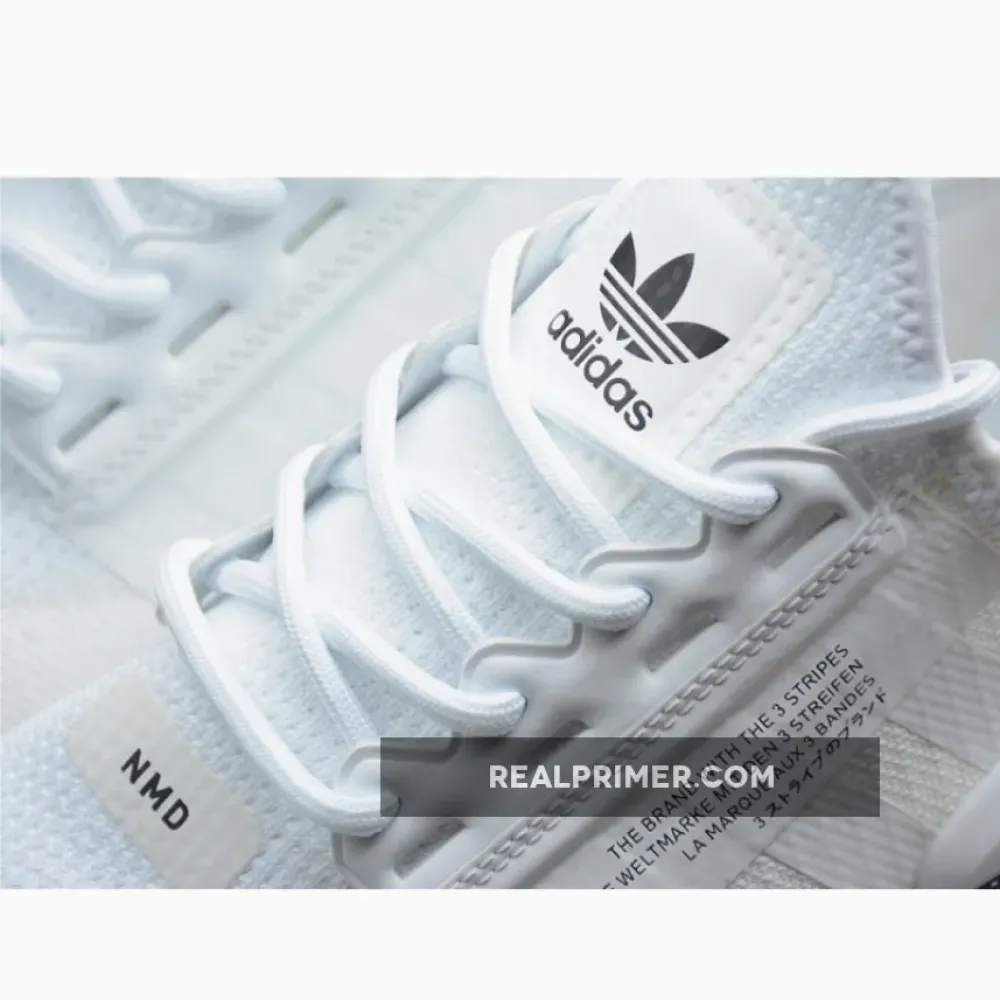 NMD_R1 V2 SHOES CORE BLACK/SUPPLIER COLOUR/CLOUD WHITE GX5163