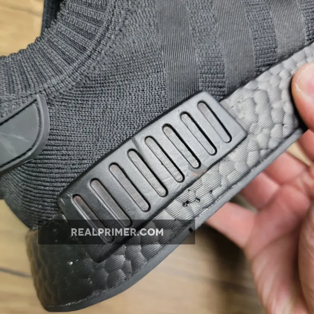 NMD_R1 PRIMEKNIT JAPAN CORE BLACK/CORE BLACK/CORE BLACK BZ0220