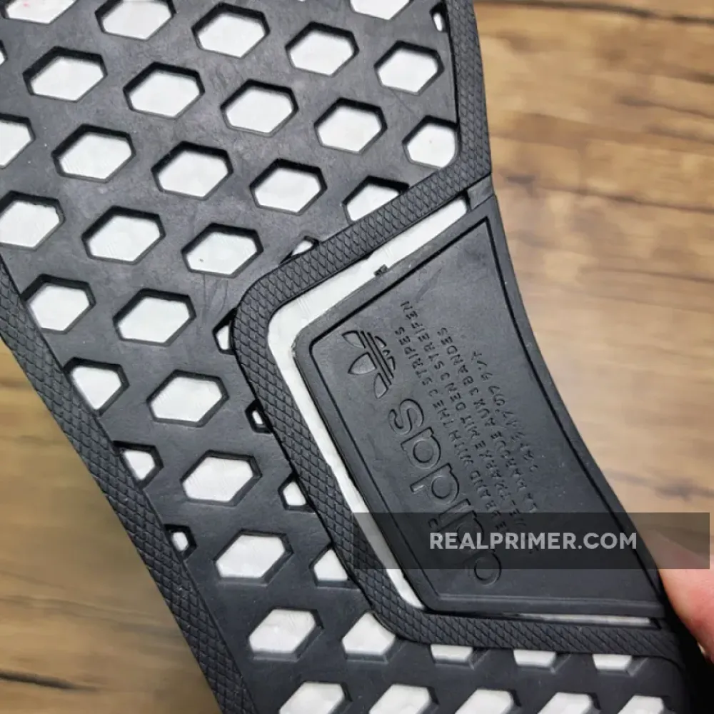 NMD_R1 PRIMEKNIT JAPAN CORE BLACK/CORE BLACK/CORE BLACK BZ0220