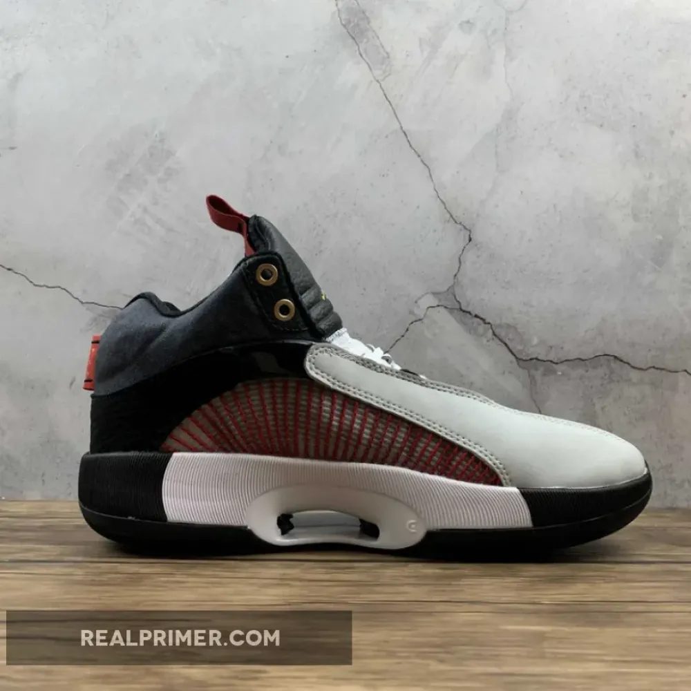 TITAN X AIR JORDAN 35 10TH ANNIVERSARY BLACK/METALLIC GOLD/SAIL DD4701-001