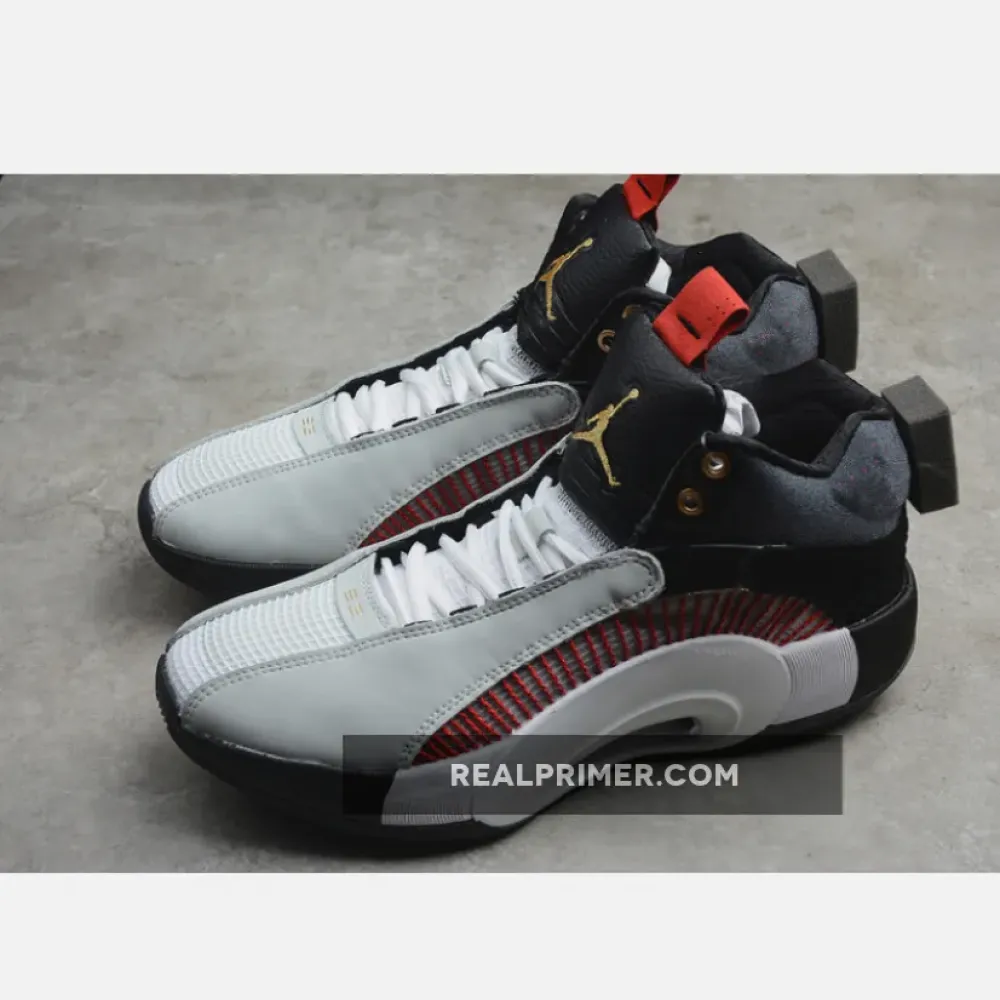 TITAN X AIR JORDAN 35 10TH ANNIVERSARY BLACK/METALLIC GOLD/SAIL DD4701-001