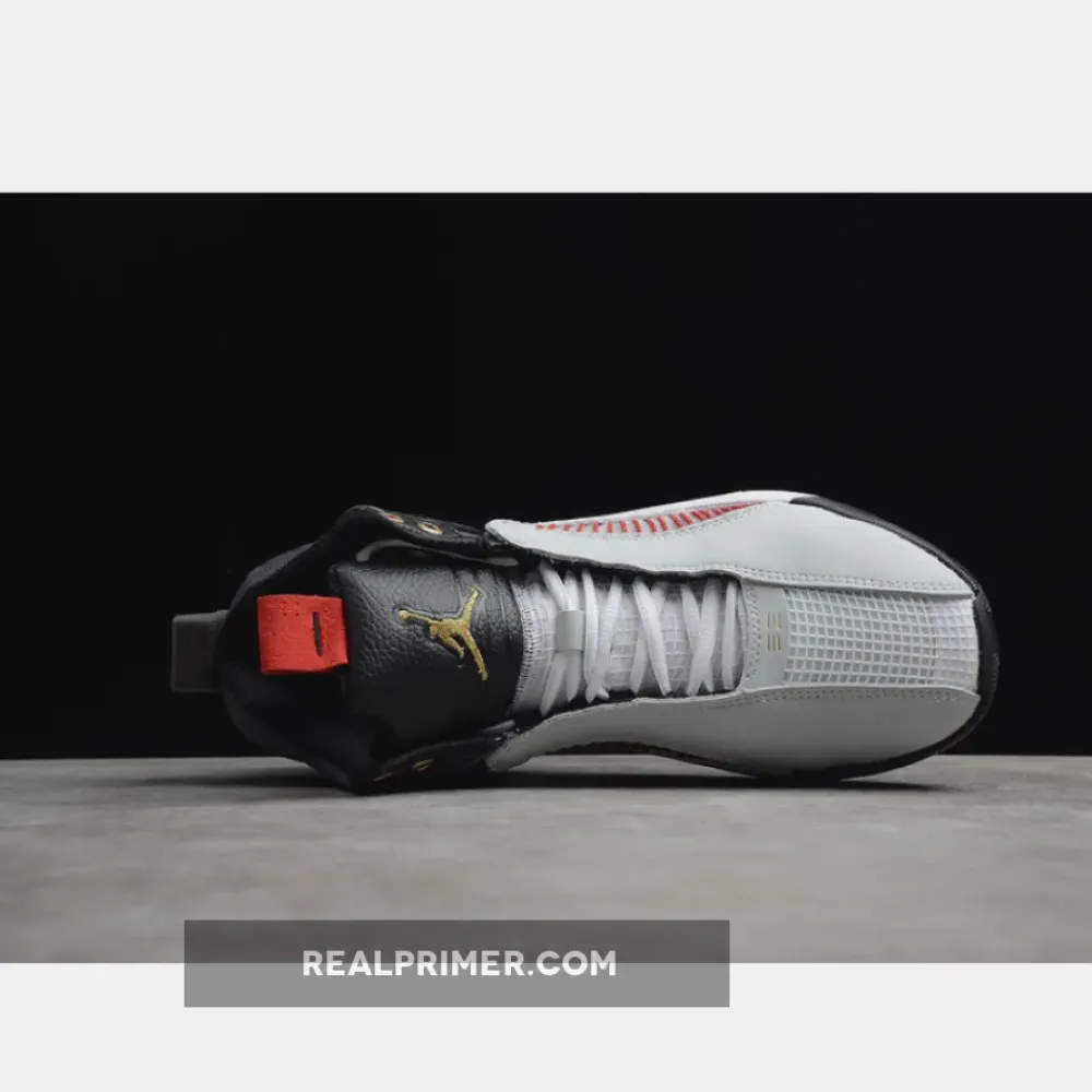 TITAN X AIR JORDAN 35 10TH ANNIVERSARY BLACK/METALLIC GOLD/SAIL DD4701-001