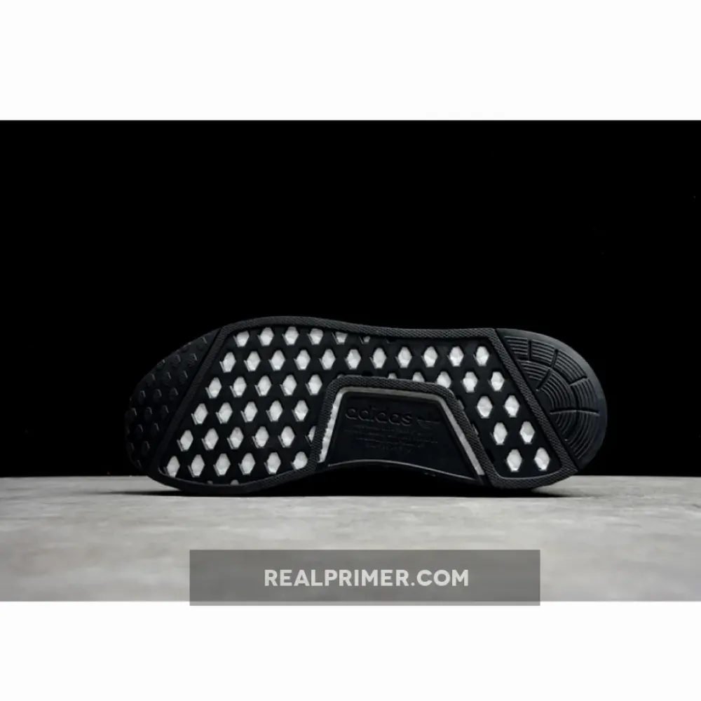 NMD_R1 SHOES CORE BLACK/CORE BLACK/GOLD METALLIC FV1787