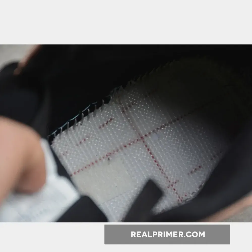 AIR JORDAN 1 MID CRIMSON TINT WHITE/BLACK/PINK 554725-133