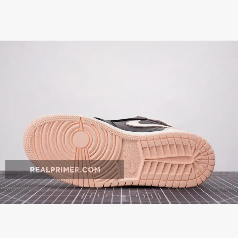 AIR JORDAN 1 RETRO HIGH GS BLACK/CRIMSON TINT-WHITE 575441-081