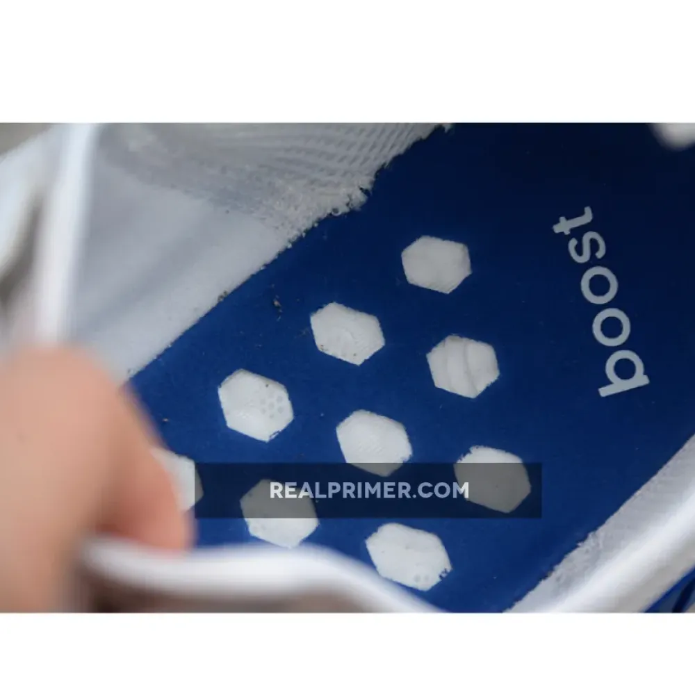 NMD_R1 CLOUD WHITE/BRIGHT BLUE AQ1785