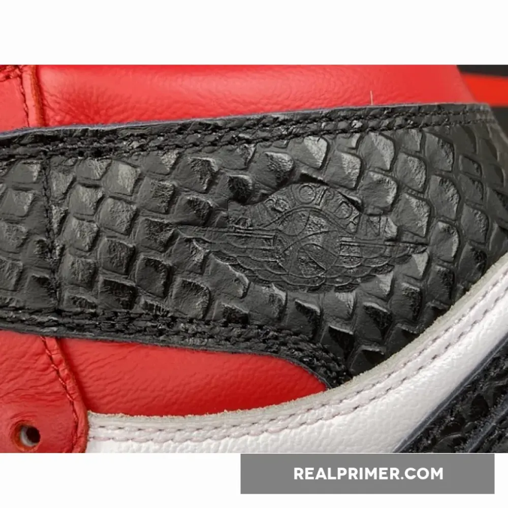 AIR JORDAN 1 RETRO HIGH SATIN SNAKE CHICAGO GYM RED/WHITE-BLACK CD0461-601