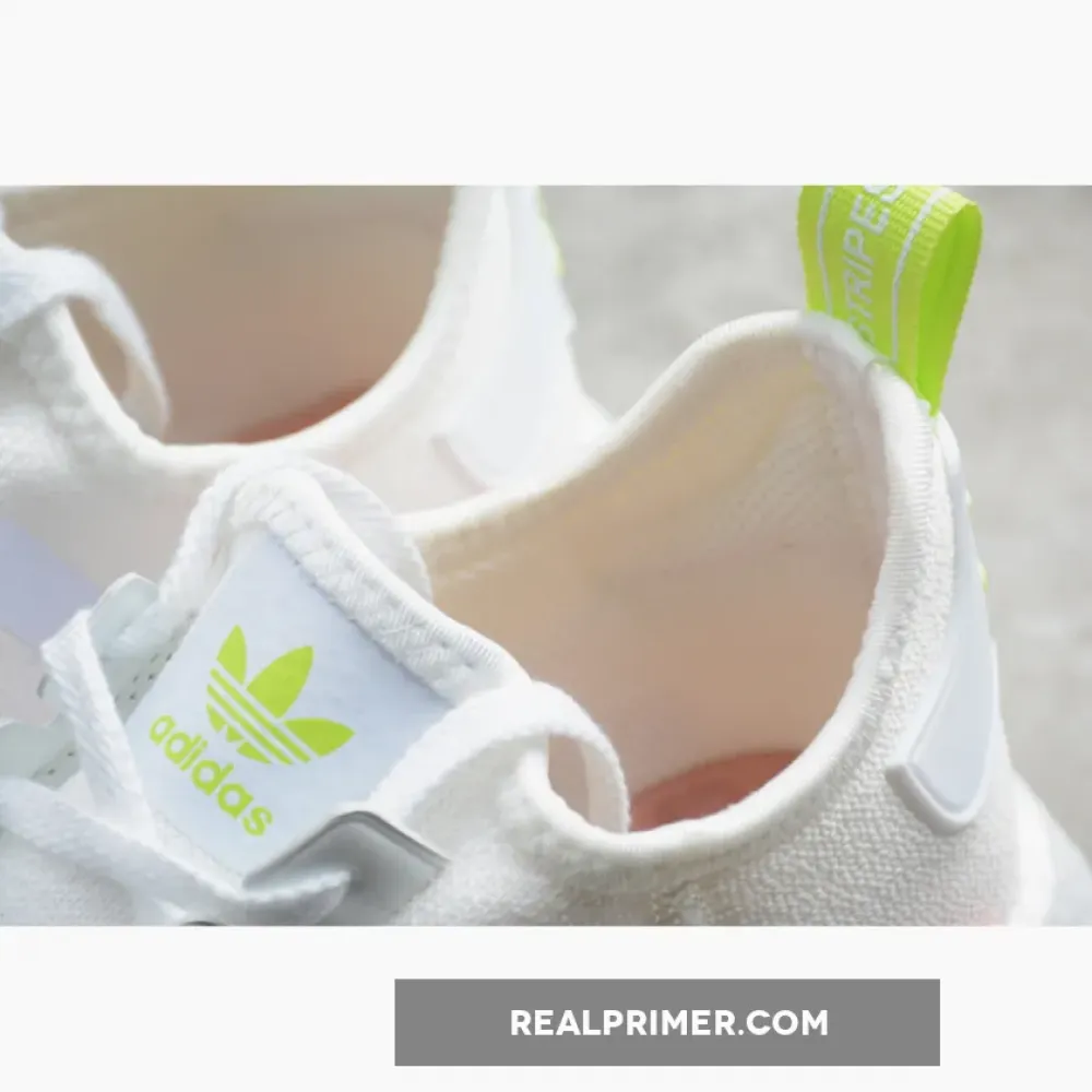 NMD_R1 SHOES CLOUD WHITE/GREEN/PINK FX0106