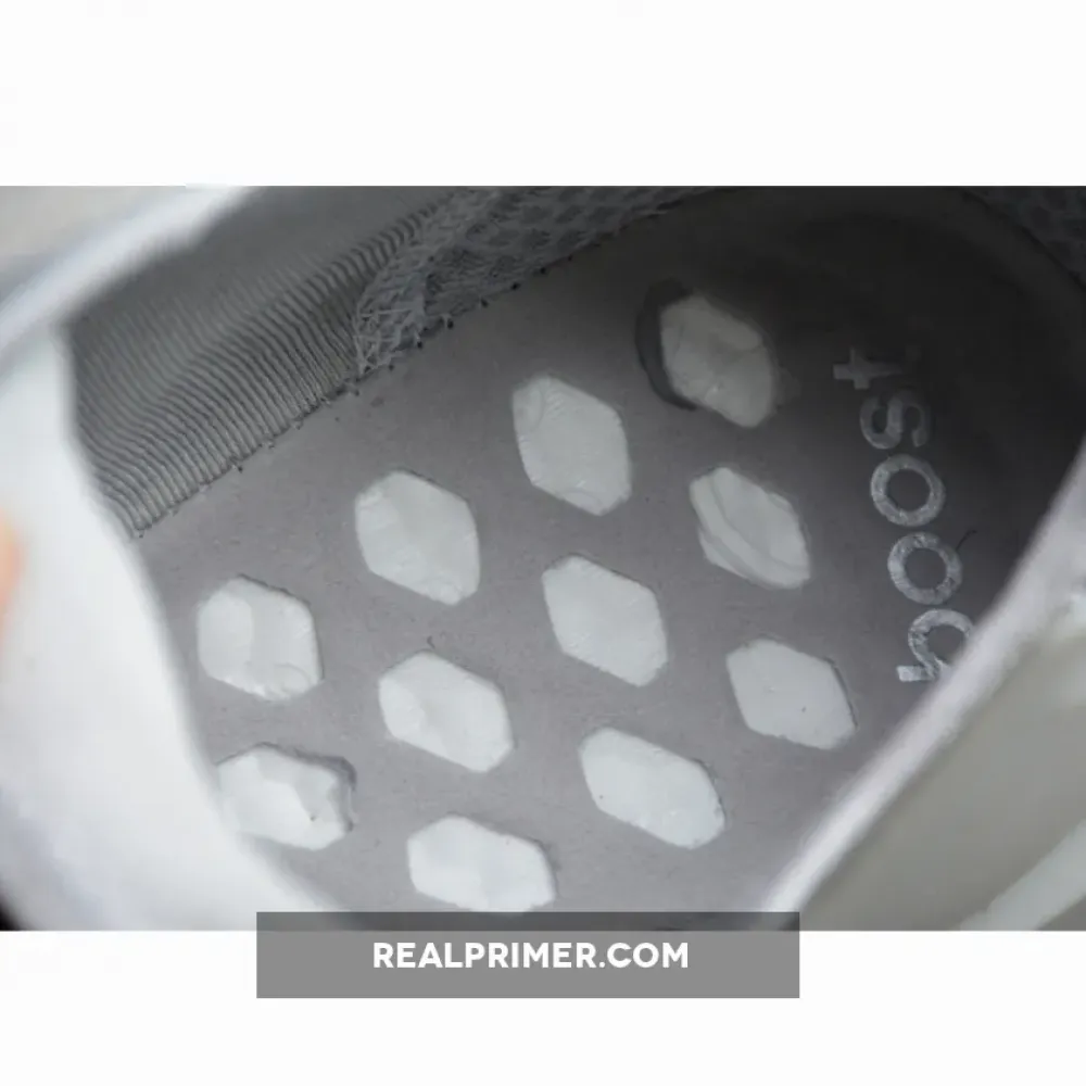 NMD_R1 V2 SHOES GREY TWO/SILVER METALLIC/CORE BLACK FW5328