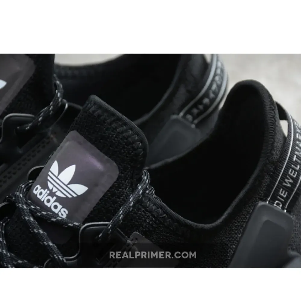 NMD_R1 V2 SHOES CORE BLACK/CLOUD WHITE FV9022