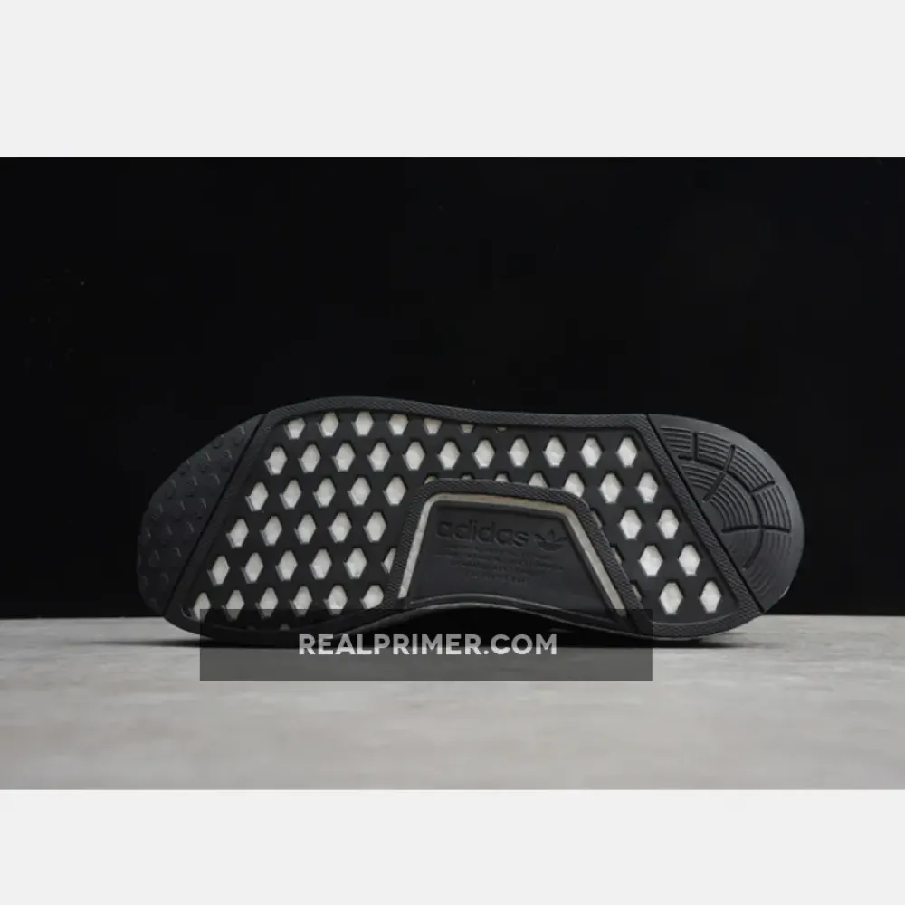 NMD_R1 V2 SHOES CORE BLACK/CLOUD WHITE FV9022