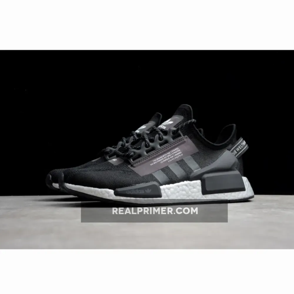 NMD_R1 V2 SHOES CORE BLACK/CLOUD WHITE FV9022