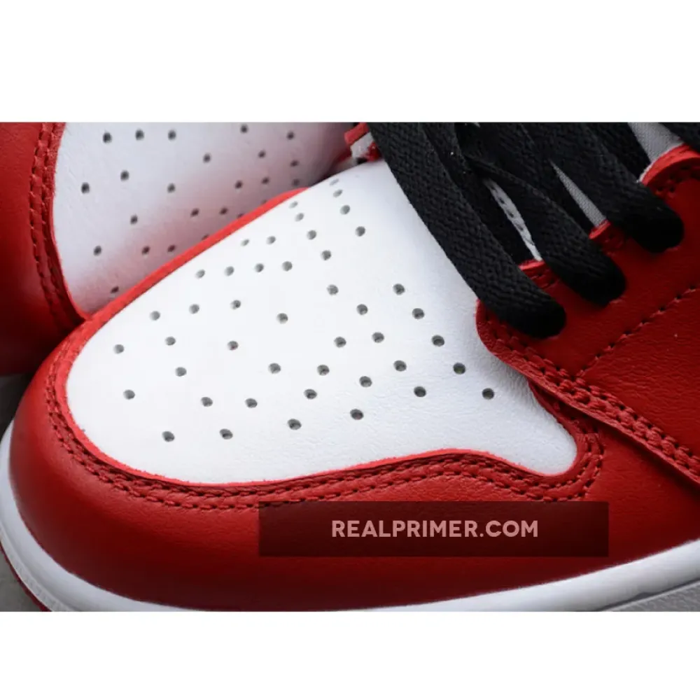 CJ AIR JORDAN 1 RETRO HIGH OG CHICAGO WHITE/BLACK-VARSITY RED 555088-101