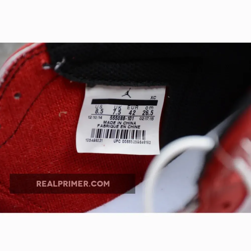 CJ AIR JORDAN 1 RETRO HIGH OG CHICAGO WHITE/BLACK-VARSITY RED 555088-101