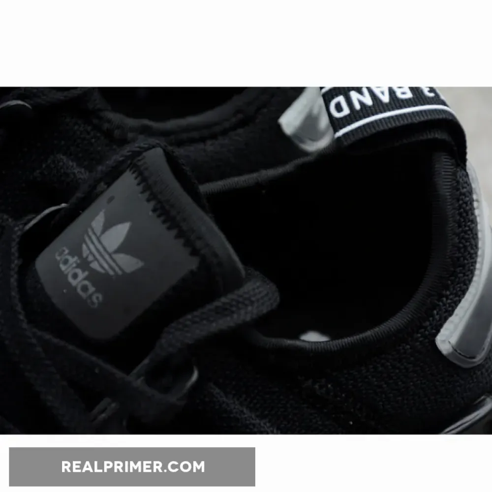 NMD_R1 SHOES CORE BLACK/CORE BLACK/CLOUD WHITE BD7745