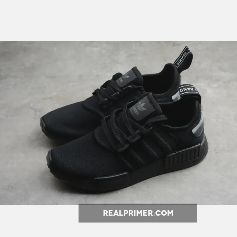 NMD_R1 SHOES CORE BLACK/CORE BLACK/CLOUD WHITE BD7745