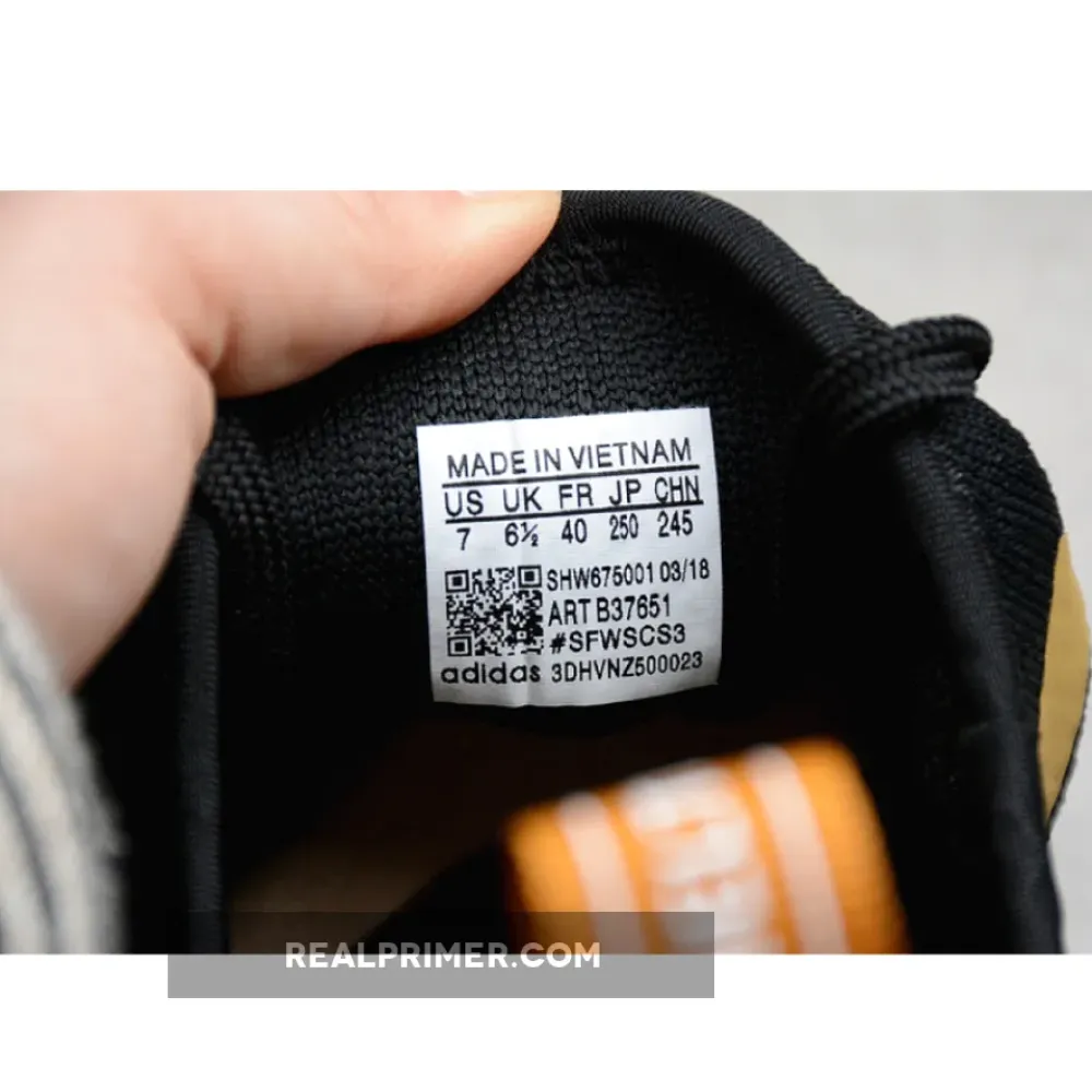 NMD R1 FTWR WHITE/COPPER MET/ASH PEARL S18 B37650