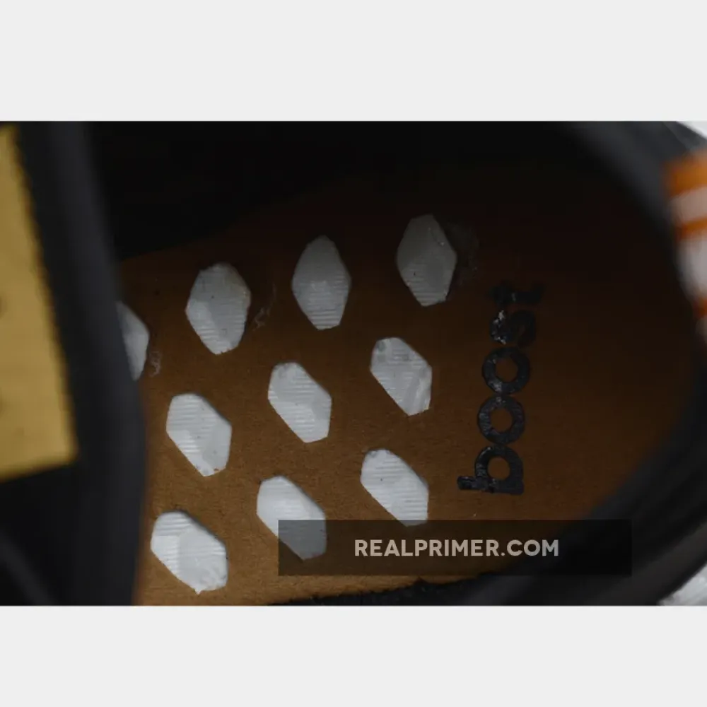 NMD R1 FTWR WHITE/COPPER MET/ASH PEARL S18 B37650