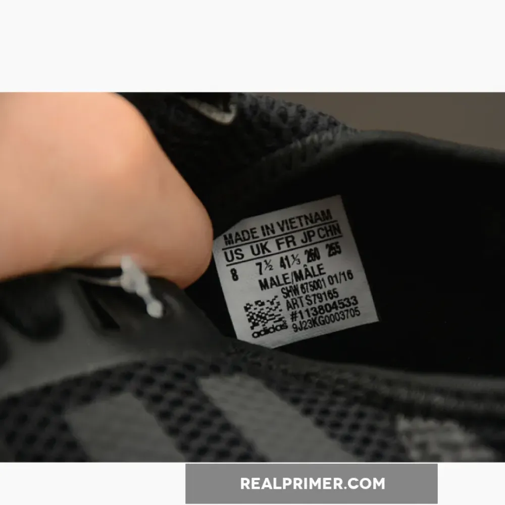 NMD R1 BOOST SYNTHETICS/BLACK/BLACK/WHITE S79165