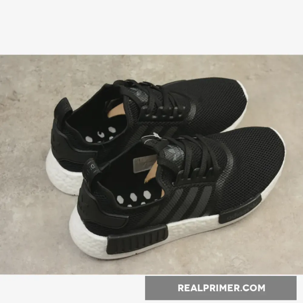 NMD R1 BOOST SYNTHETICS/BLACK/BLACK/WHITE S79165