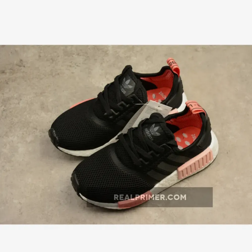 NMD R1 BOOST SYNTHETICS WMNS CORE BLACK/PEACH PINK S75234