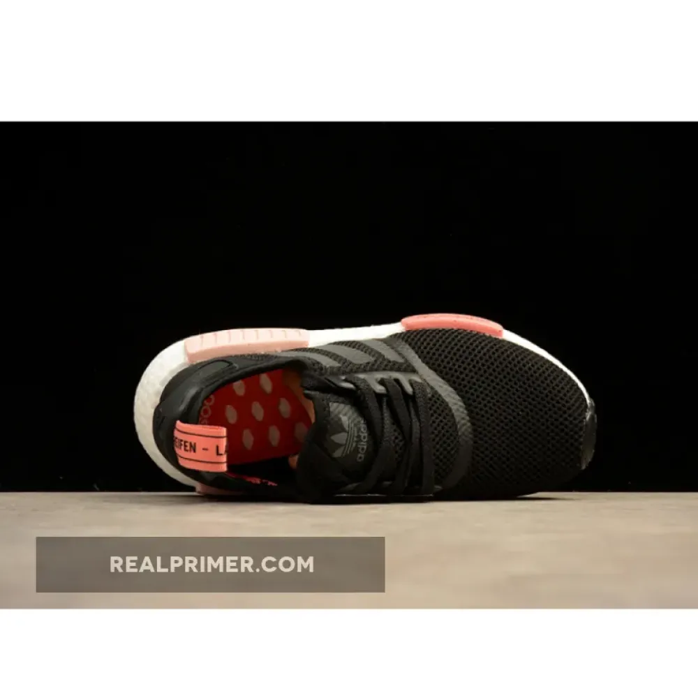 NMD R1 BOOST SYNTHETICS WMNS CORE BLACK/PEACH PINK S75234