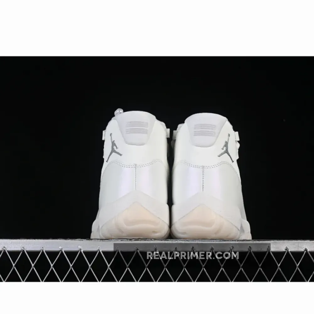 JORDAN 11 RETRO /PEARL GREY/WHITE/METALLIC SILVER AR0715-110