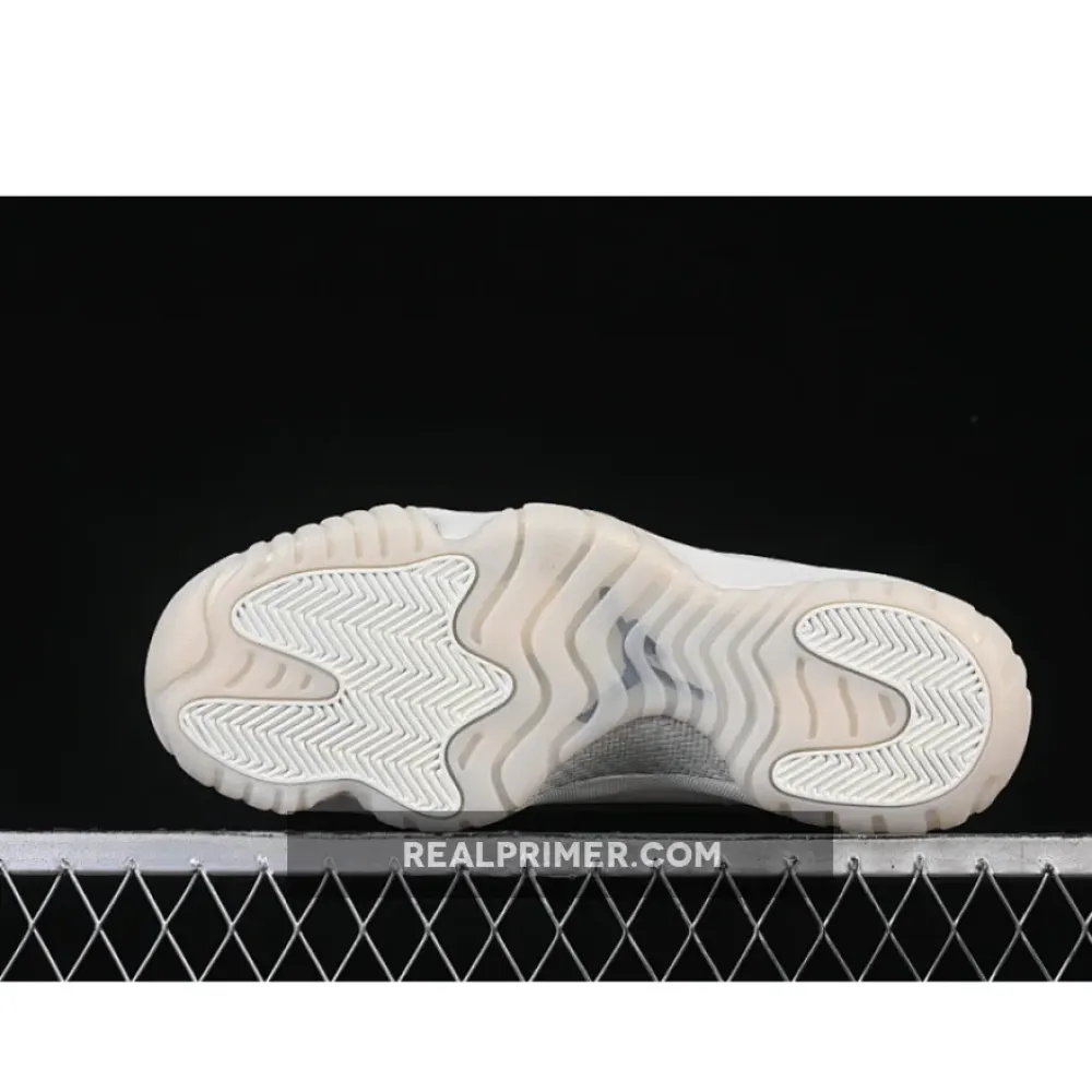 JORDAN 11 RETRO /PEARL GREY/WHITE/METALLIC SILVER AR0715-110
