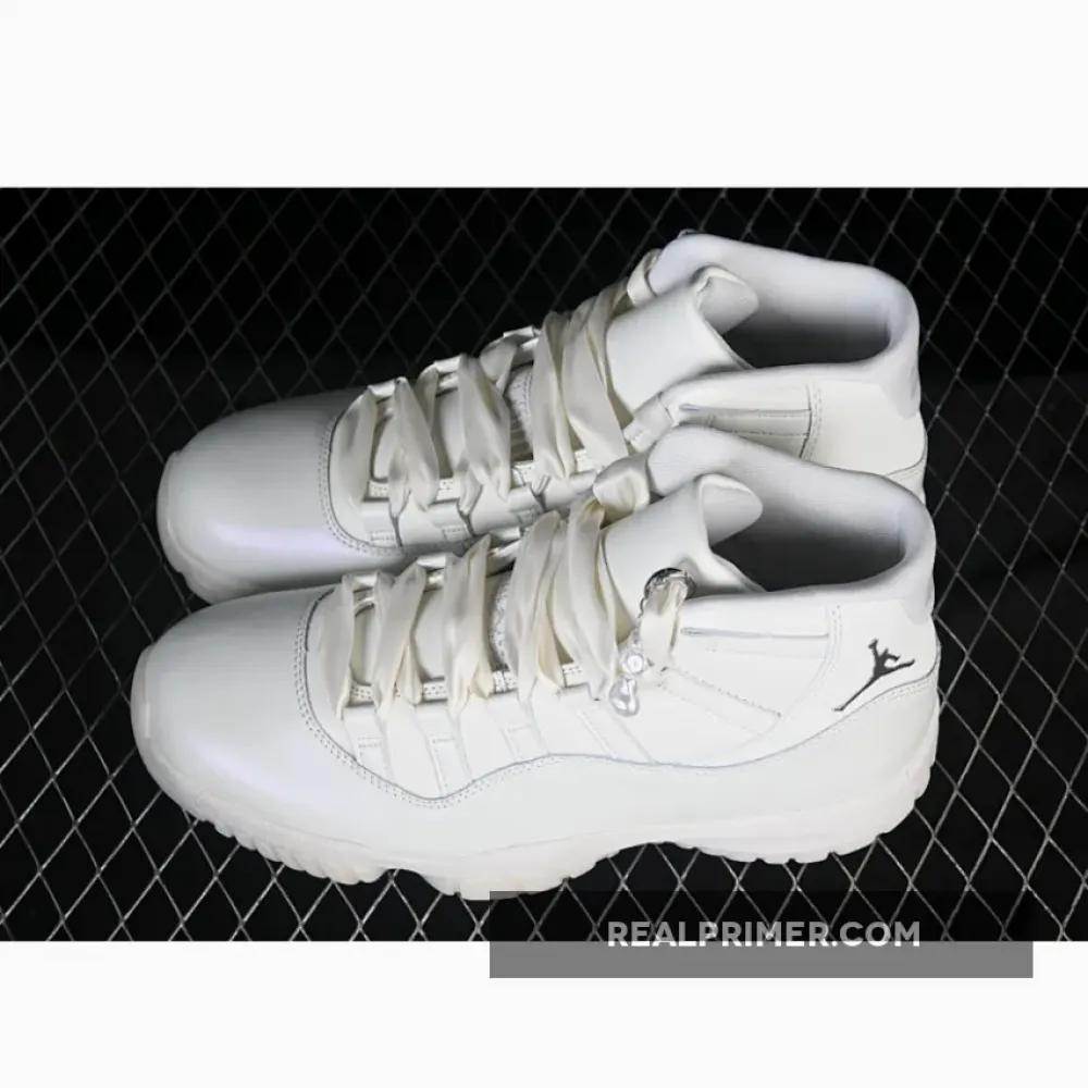 JORDAN 11 RETRO /PEARL GREY/WHITE/METALLIC SILVER AR0715-110