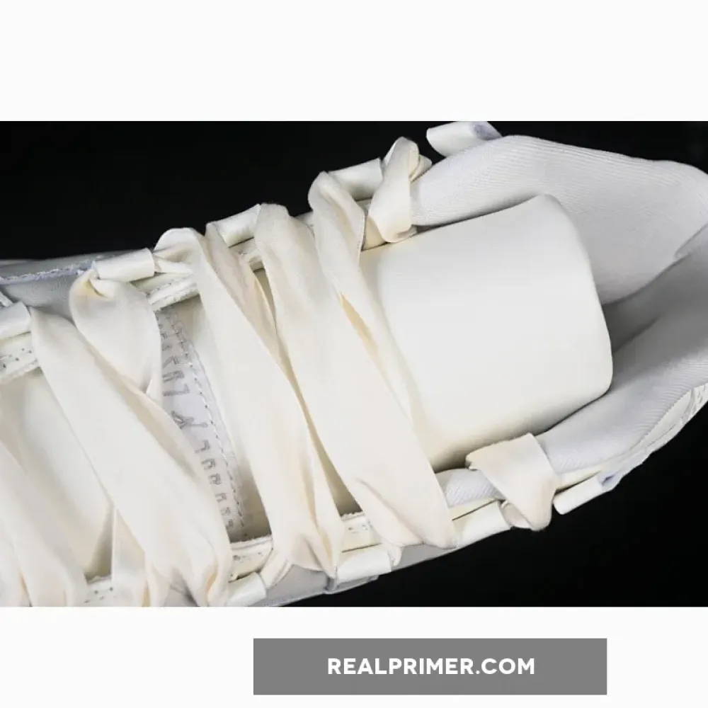 JORDAN 11 RETRO /PEARL GREY/WHITE/METALLIC SILVER AR0715-110