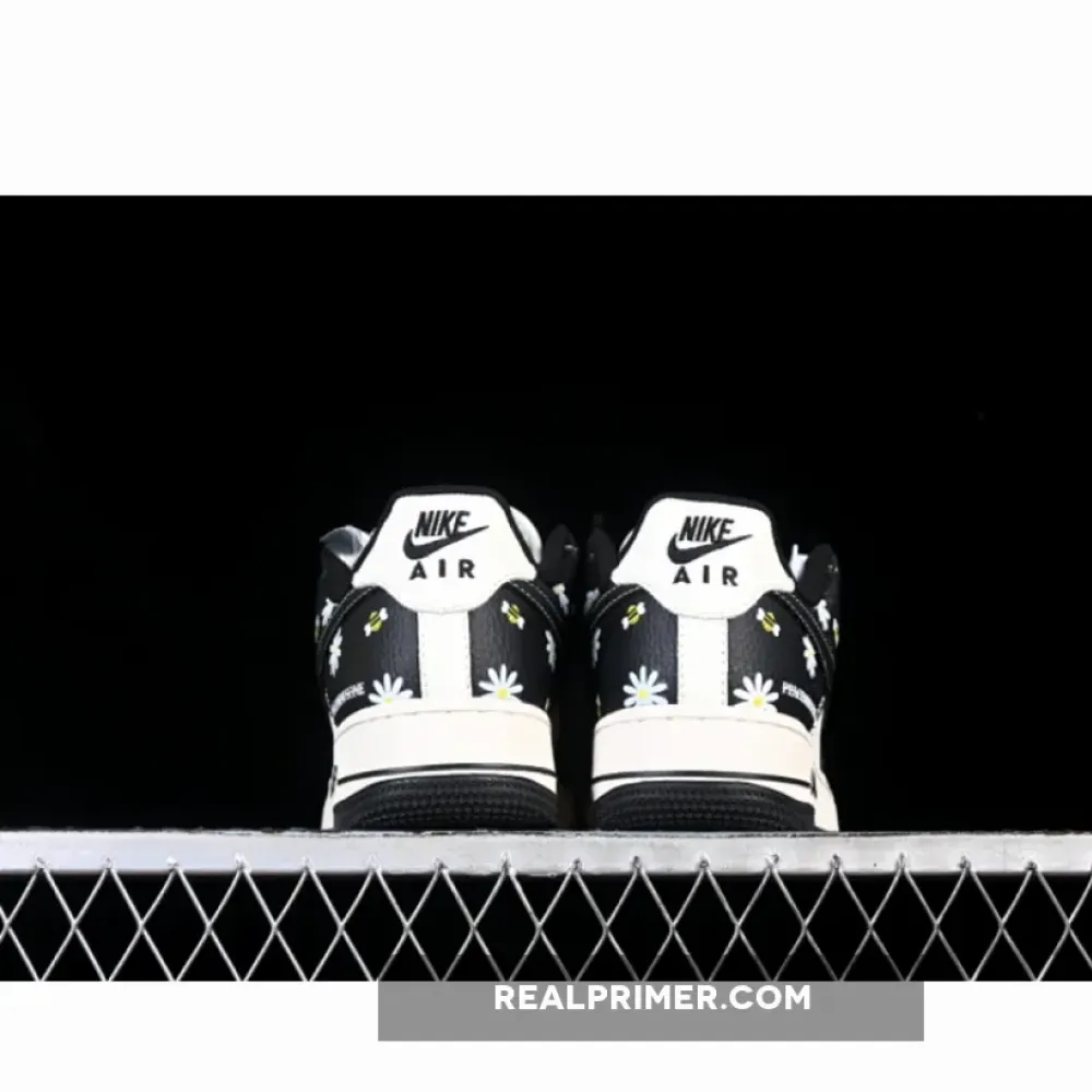 AIR FORCE 1 07 LOW CASUAL SNEAKERS BLACK/WHITE JP8028-004