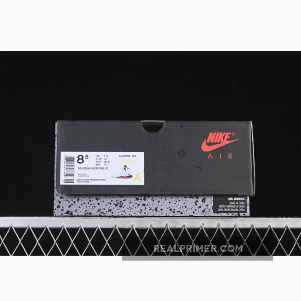 JORDAN 5 RETRO WHITE/FIRE RED/BLACK WOMAN:39