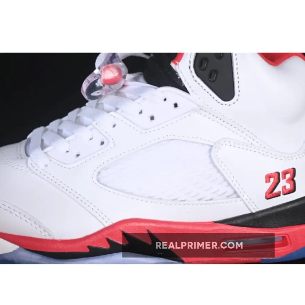 JORDAN 5 RETRO WHITE/FIRE RED/BLACK WOMAN:39