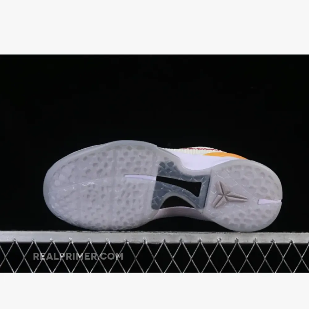 KOBE VI PROTRO 6 BEIGE/WHITE/ORANGE WOMAN:39
